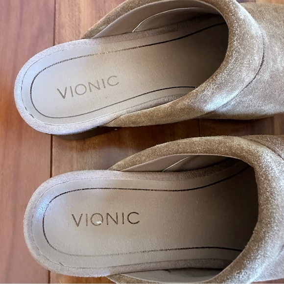 NWOT Vionic Day Kacie Suede Studded in Toffee Heeled Clogs - Picture 11 of 13